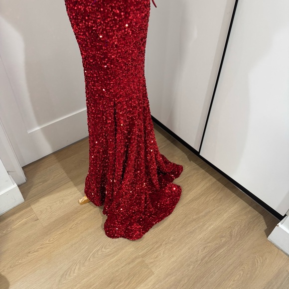 Sherri Hill 5509 Red Sequin Gown - Size 6 - Picture 5 of 10